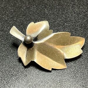 Vintage JewelArt Sterling Silver Maple Leaf Brooch Pin